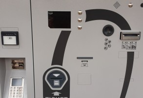 Parkraumbewirtschaftung mit Schranke Kassenautomat